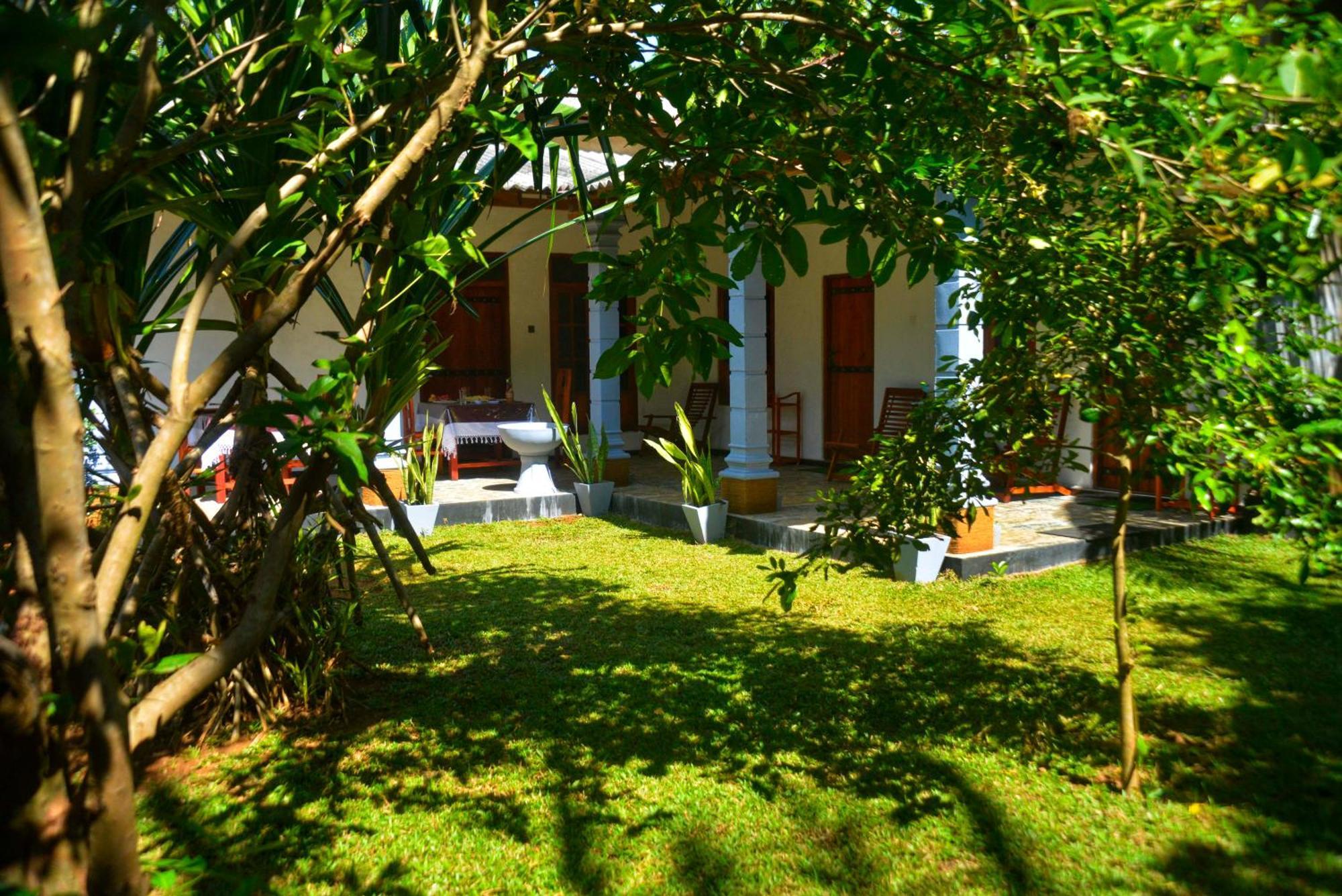 Tropical Garden Homestay Pidurangala سيغيرِيا المظهر الخارجي الصورة